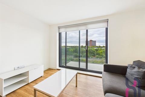 2 bedroom flat to rent, Manchester Waters, 3 Pomona Strand, Old Trafford, M16
