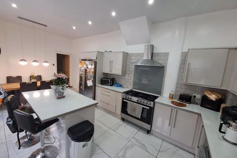 7 bedroom semi-detached house for sale - Oxford Avenue, Bootle