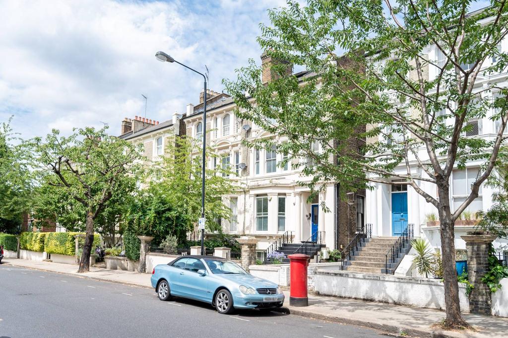 Cambridge Gardens, North Kensington, London, W10 1 bed flat £2,275