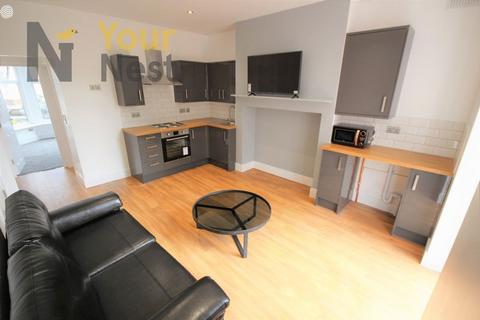 2 bedroom apartment to rent - Apartment A, St Michaels Terrace, Heaidngley, Leeds, LS6 3BQ