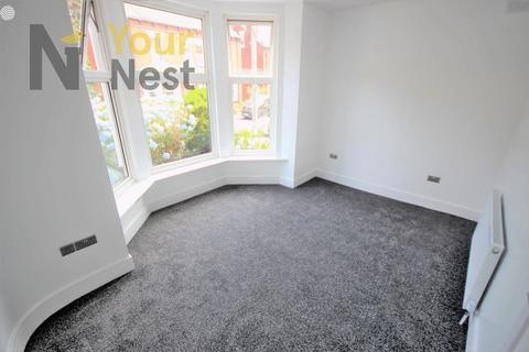 2 bedroom apartment to rent - Apartment A, St Michaels Terrace, Heaidngley, Leeds, LS6 3BQ