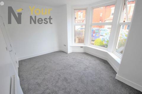 2 bedroom apartment to rent - Apartment A, St Michaels Terrace, Heaidngley, Leeds, LS6 3BQ