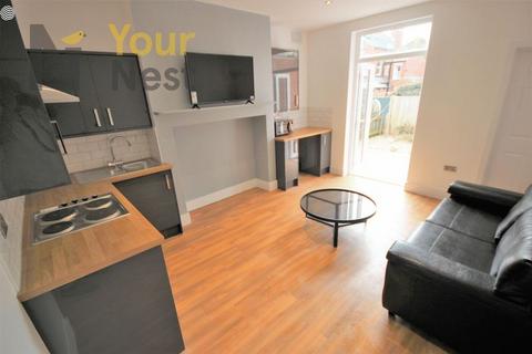 2 bedroom apartment to rent, Apartment A, St Michaels Terrace, Heaidngley, Leeds, LS6 3BQ