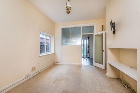 Studio to rent - Eastney Road, Southsea