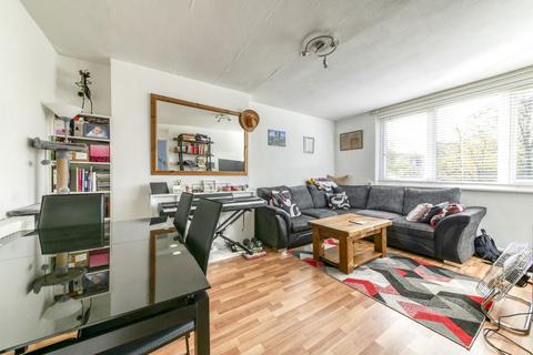 3 bedroom flat for sale - Christchurch Road, London, SW2