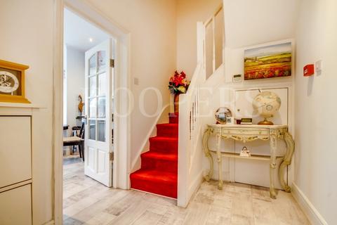 4 bedroom end of terrace house for sale - Oaklands Road, London, NW2