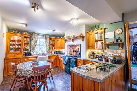 5 bedroom property with land for sale, Quernmore, Lancaster, LA2