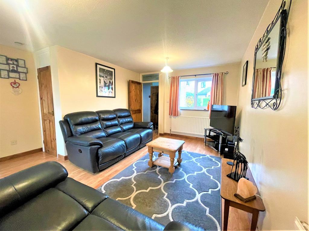 Carnation Drive, Saffron Walden, CB10 3 bed detached house £460,000