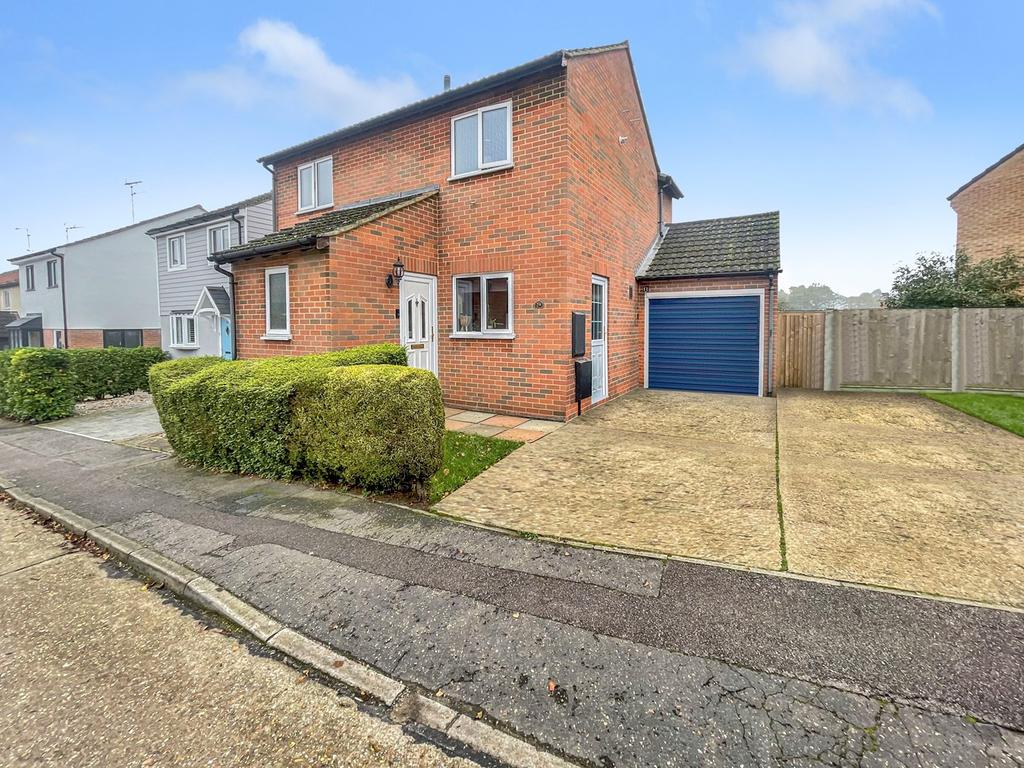 Carnation Drive, Saffron Walden, CB10 3 bed detached house £460,000
