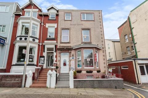 8 bedroom end of terrace house for sale - Leopold Grove, Blackpool, FY1