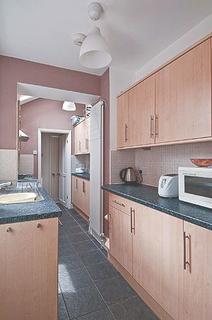 4 bedroom terraced house to rent - 7 Hunter House Road