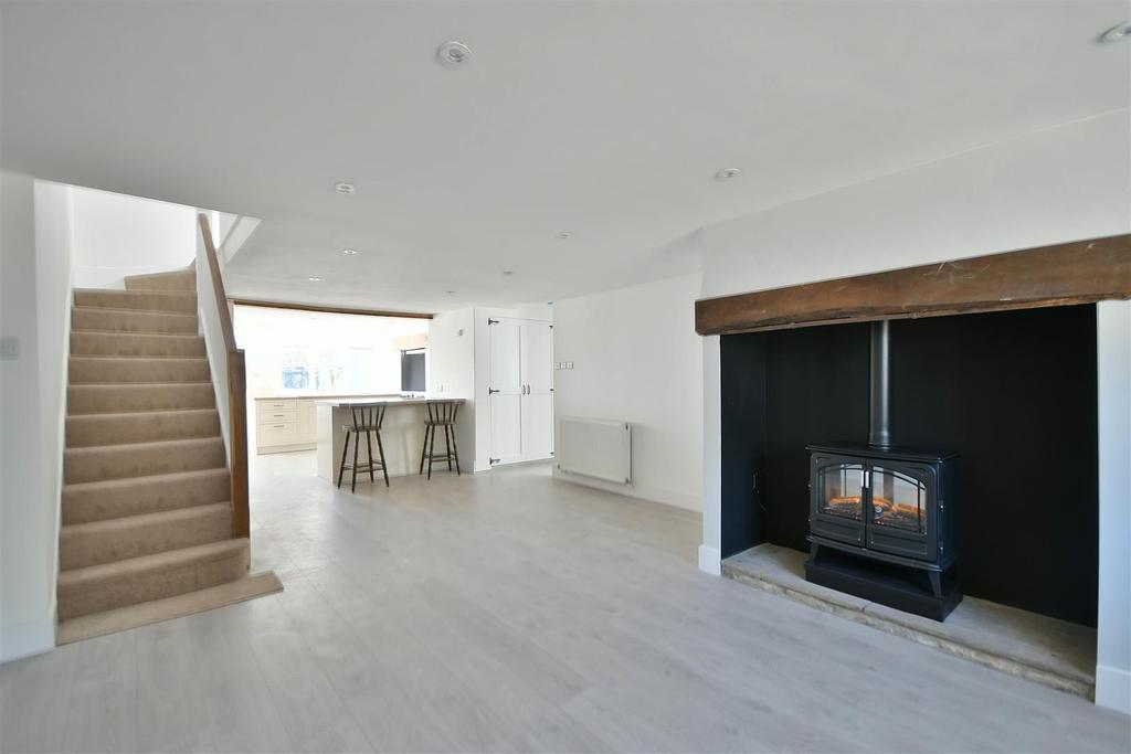 Sitting room to kitchen