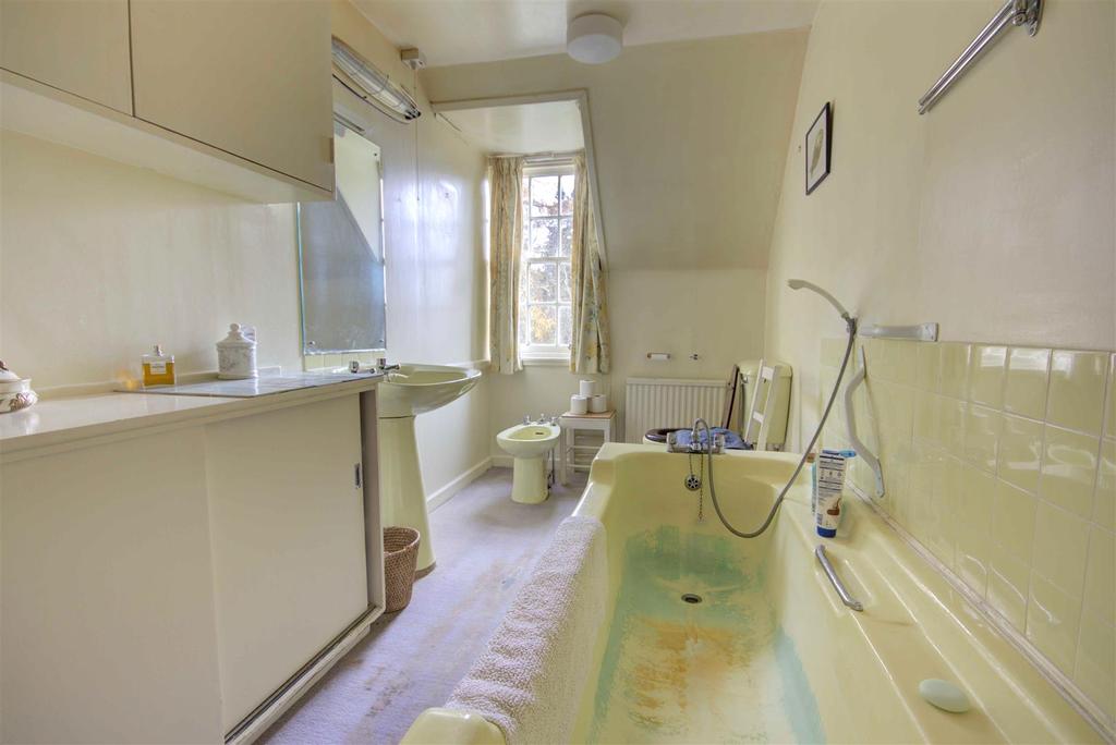 JACK 'n 'JILL BATHROOM