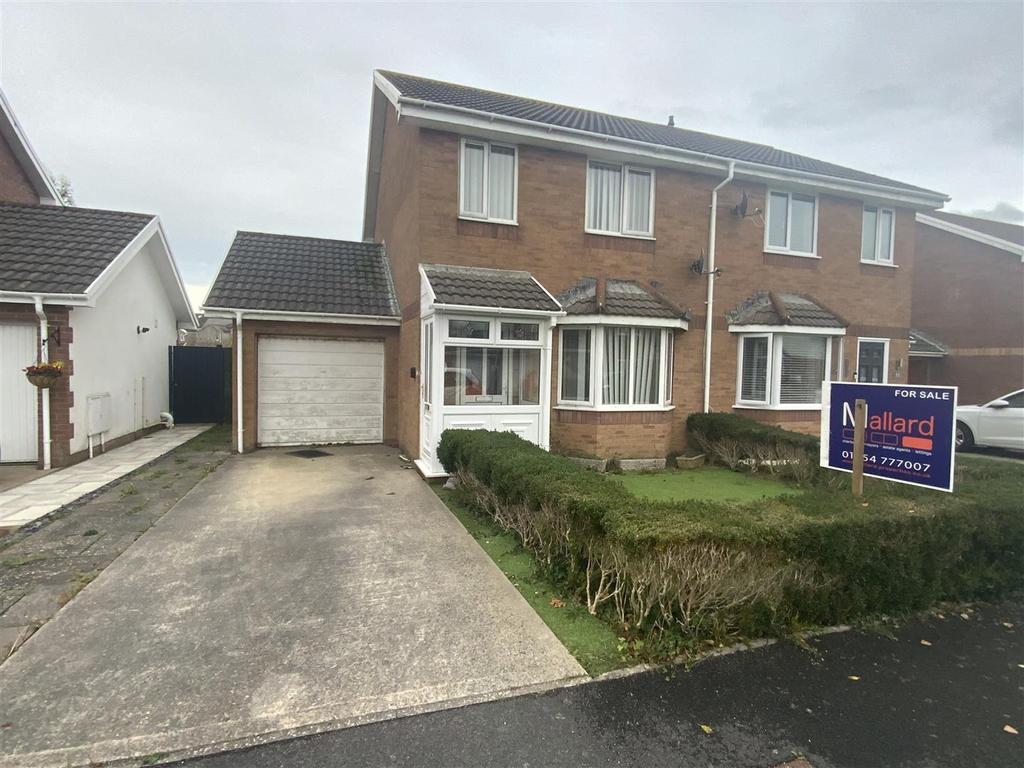 Sandpiper Road, Llanelli 3 bed semidetached house for sale £210,000