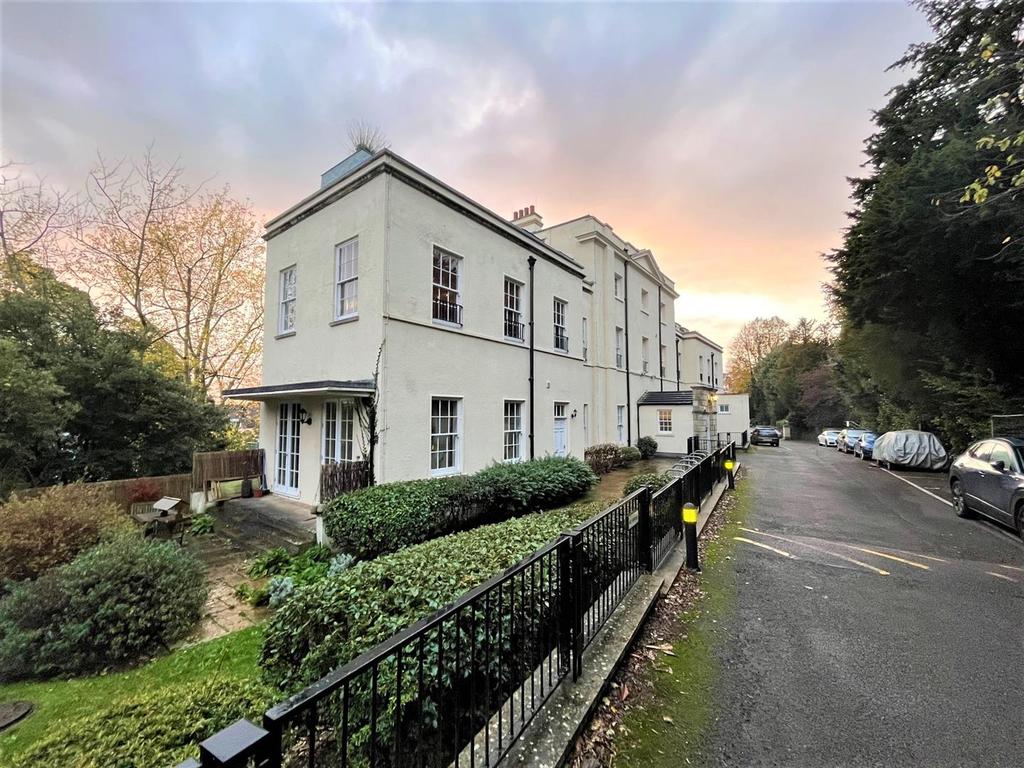 Grove House, Clifton Village 2 bed flat £500,000
