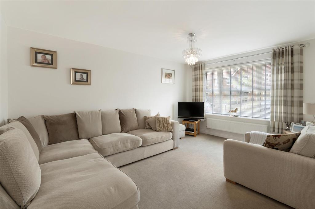 The Bartons, Staplehurst, Tonbridge 4 bed detached house £430,000