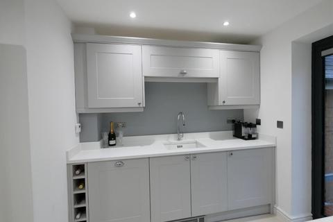 28 Cae Canol, Penarth, CF64 3RL
