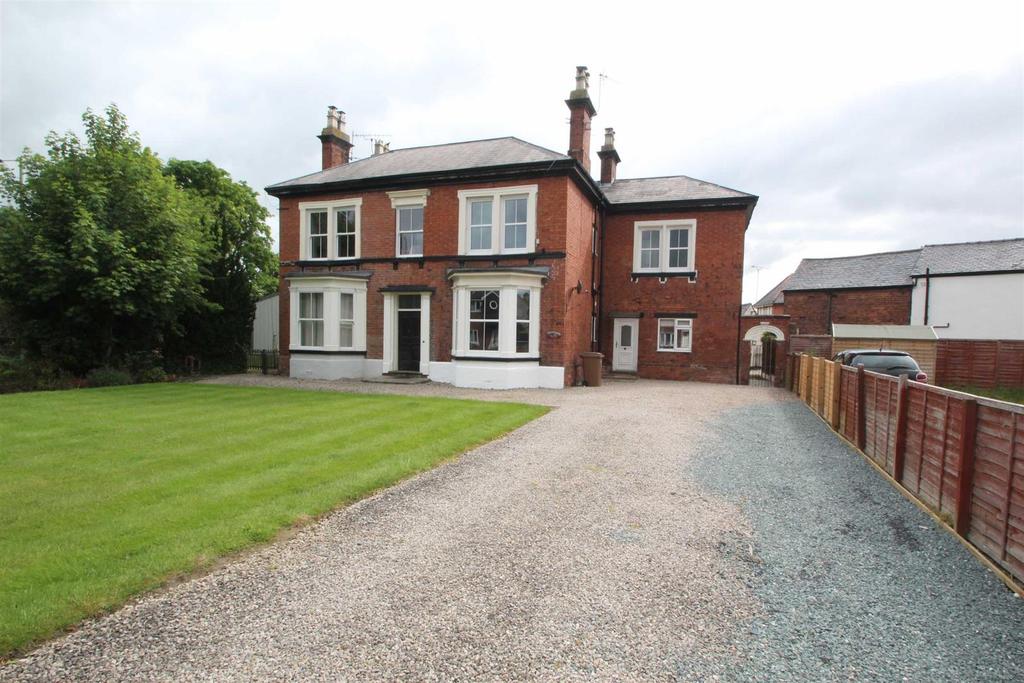 Fairfield House, Old St Martins Road... 2 bed apartment £650 pcm (£