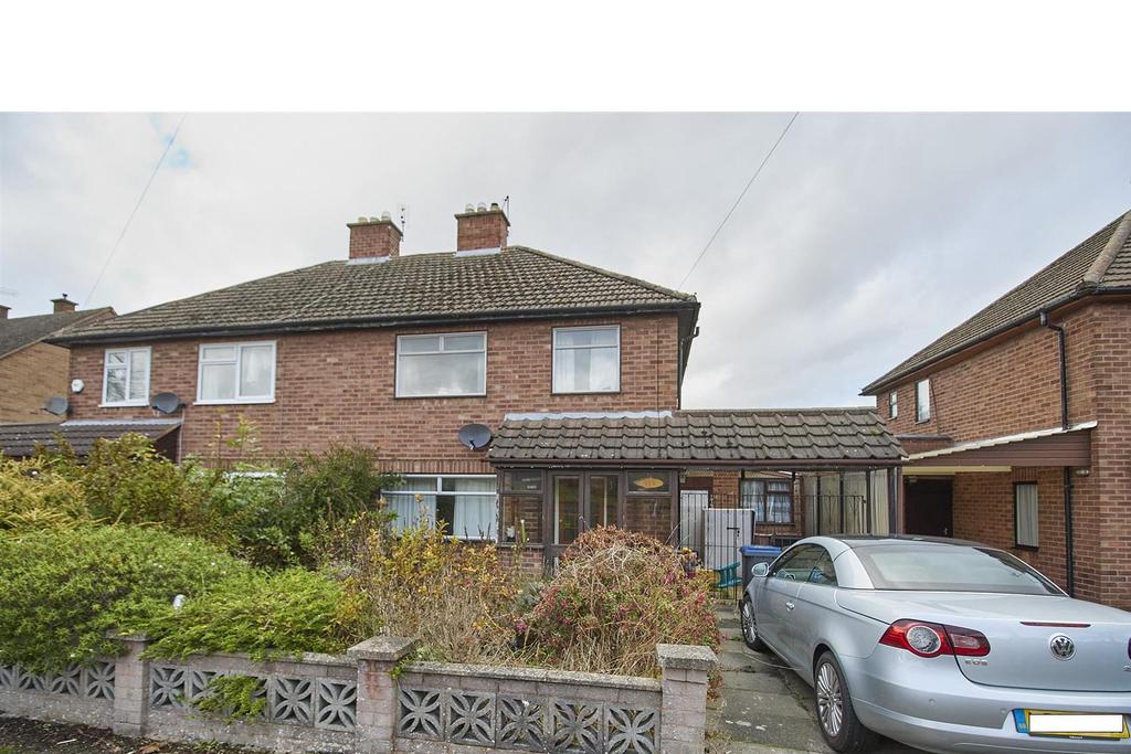 Brookside, Burbage, Hinckley 3 bed semidetached house £220,000