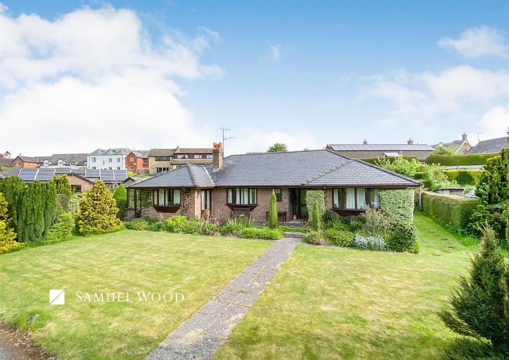 Waterloo Drive, Clun, Craven Arms 3 bed detached bungalow for sale £