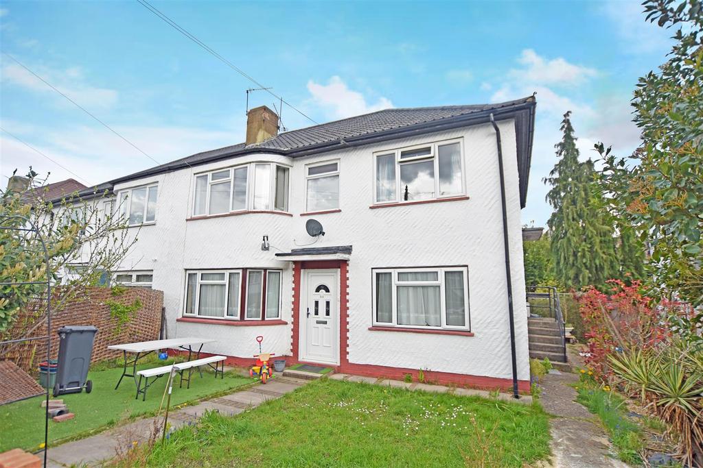 Otterburn Gardens, Isleworth 2 bed £390,000