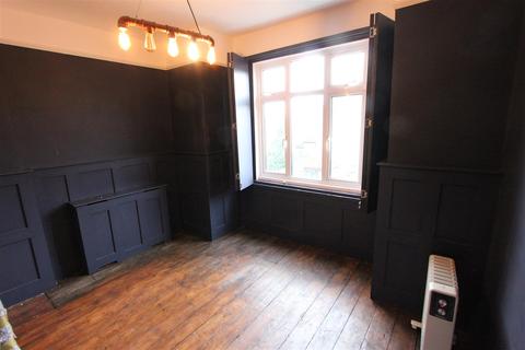2 bedroom flat for sale - Portland Road, London
