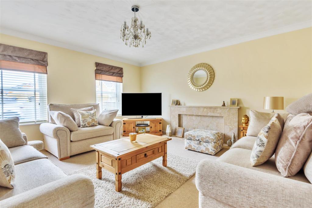 Glebe Road, Loughor, Swansea 3 bed detached house £335,000