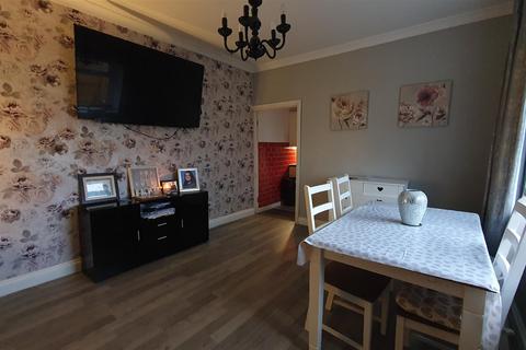 4 bedroom end of terrace house for sale, Pengry Road, Loughor, Swansea