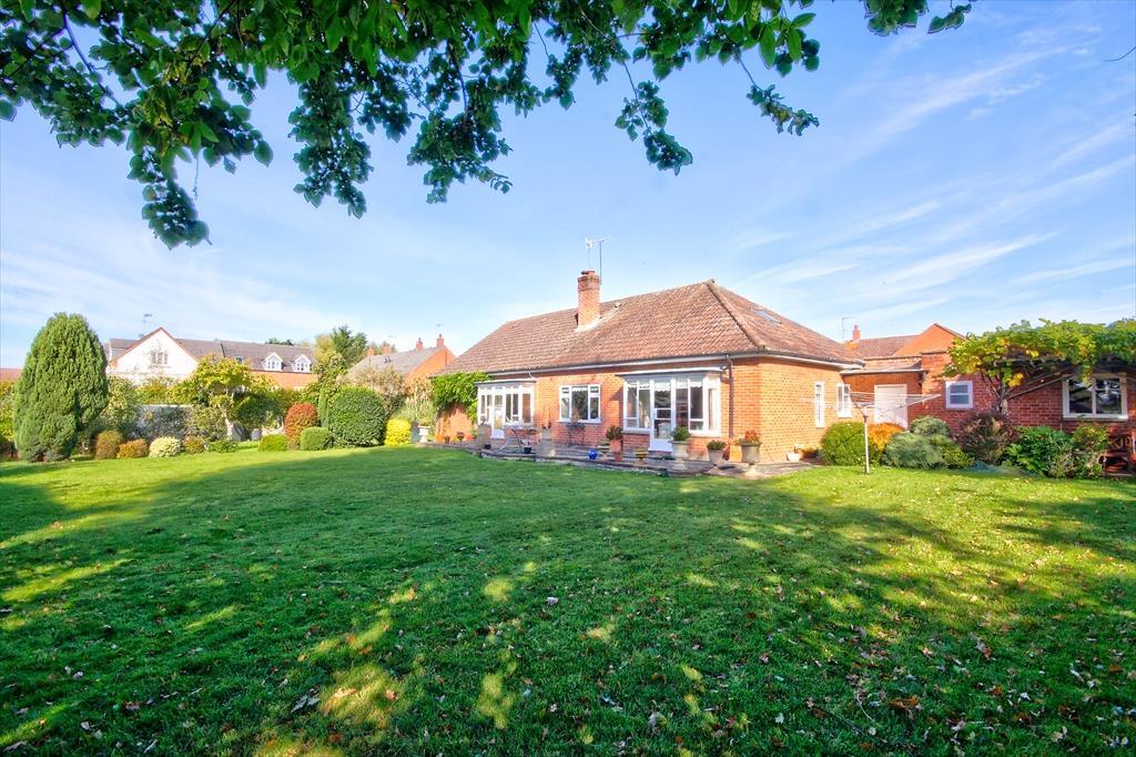 Coopers Lane, Evesham 5 bed detached bungalow for sale £675,000