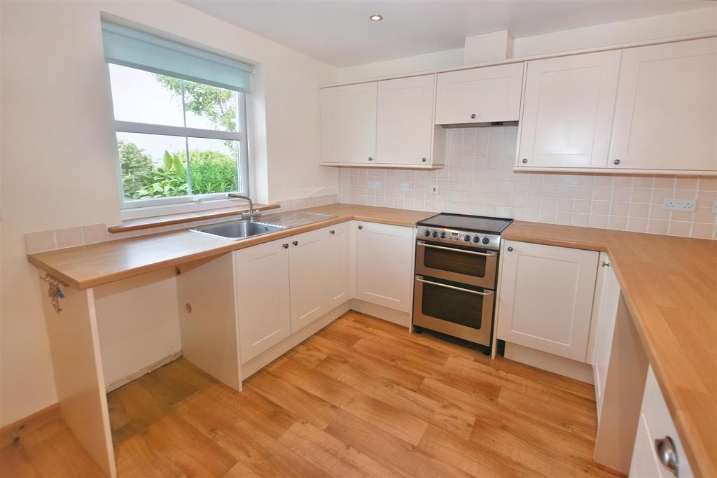 Lower West Tolgus, Redruth 3 bed detached house £1,100 pcm (£254 pw)