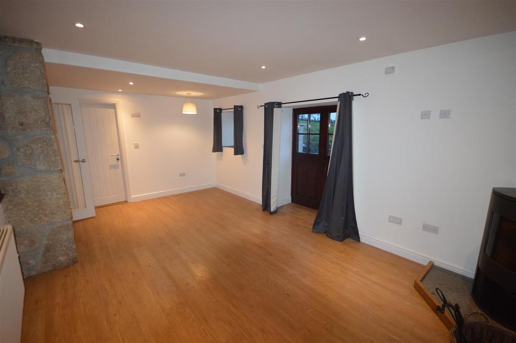Carnkie, Helston 2 bed detached house £1,050 pcm (£242 pw)