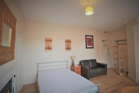 Studio to rent - 1 Woodbine Place - Room 6Oxford