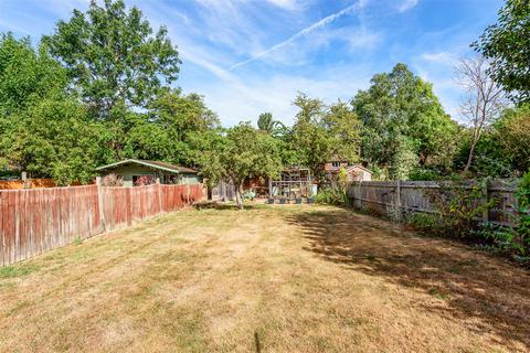 37 Mortimer Crescent, Worcester Park, KT4 7QL