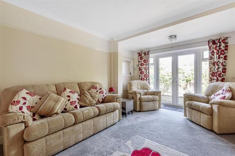 37 Mortimer Crescent, Worcester Park, KT4 7QL