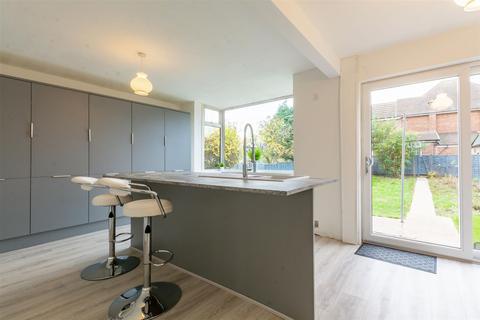 65 Sandy Lane, Bramcote, Nottingham, NG9 3GT