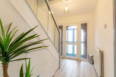 65 Sandy Lane, Bramcote, Nottingham, NG9 3GT