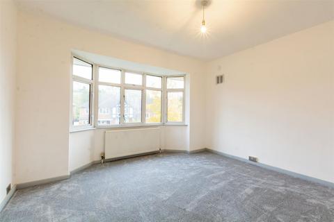 65 Sandy Lane, Bramcote, Nottingham, NG9 3GT