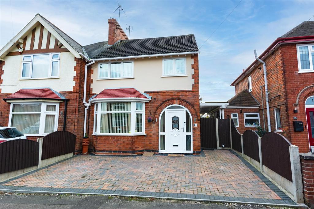 Ravensdale Avenue, Long Eaton 3 bed semidetached house for sale £240,000