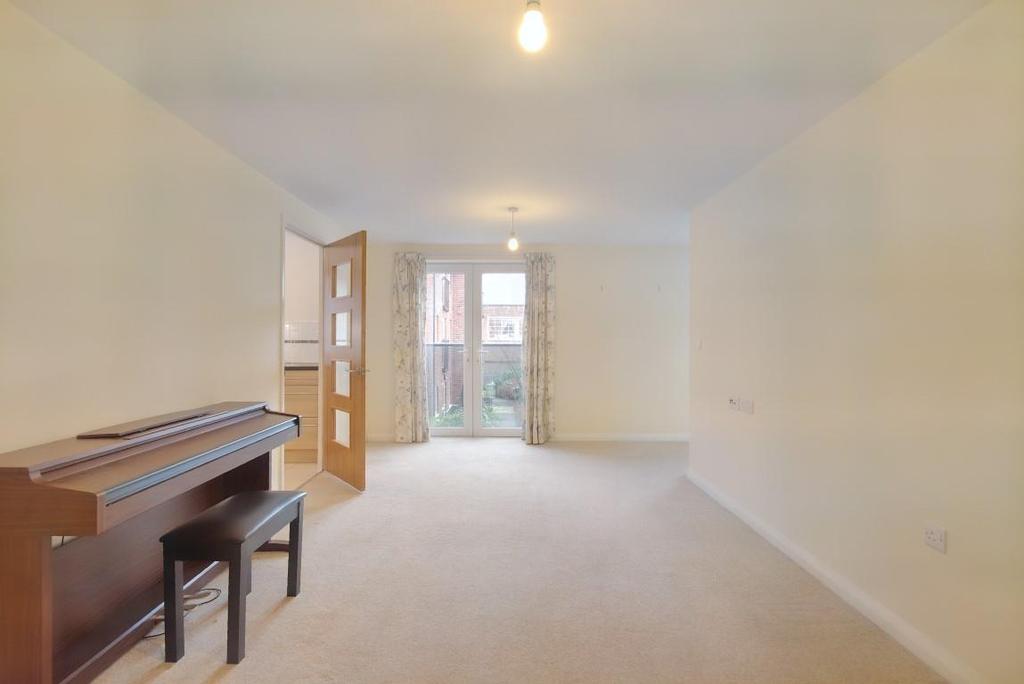 8527061-interior10 (Medium).jpg