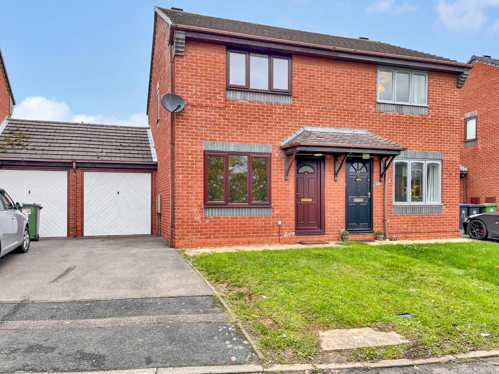 Haydock Close, StratforduponAvon 2 bed semidetached house £265,000