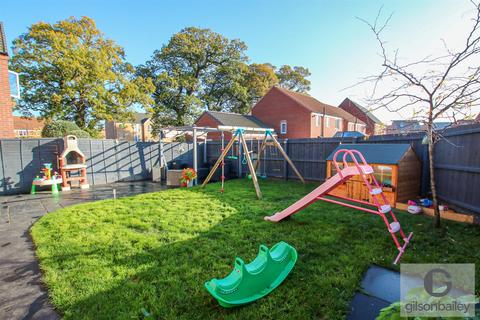17 Bittern Avenue, Sprowston, Norwich, NR7 8FG