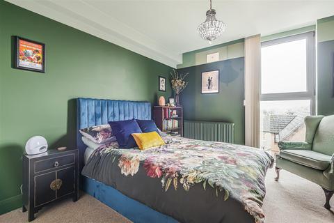 2 bedroom flat for sale - Bushmead Avenue, Bedford