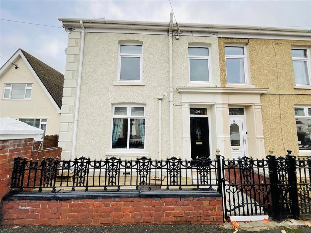 Ashburnham Road, Pembrey, Burry Port 3 bed semidetached house £259,000