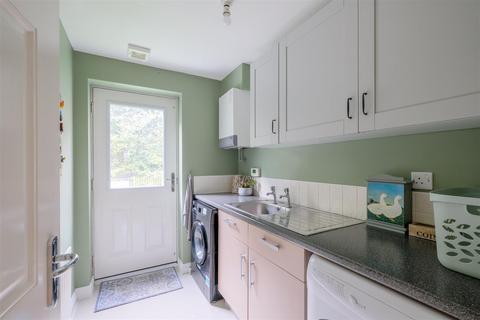 31 Broadacres, Bailiff Bridge, Brighouse, HD6 4DB