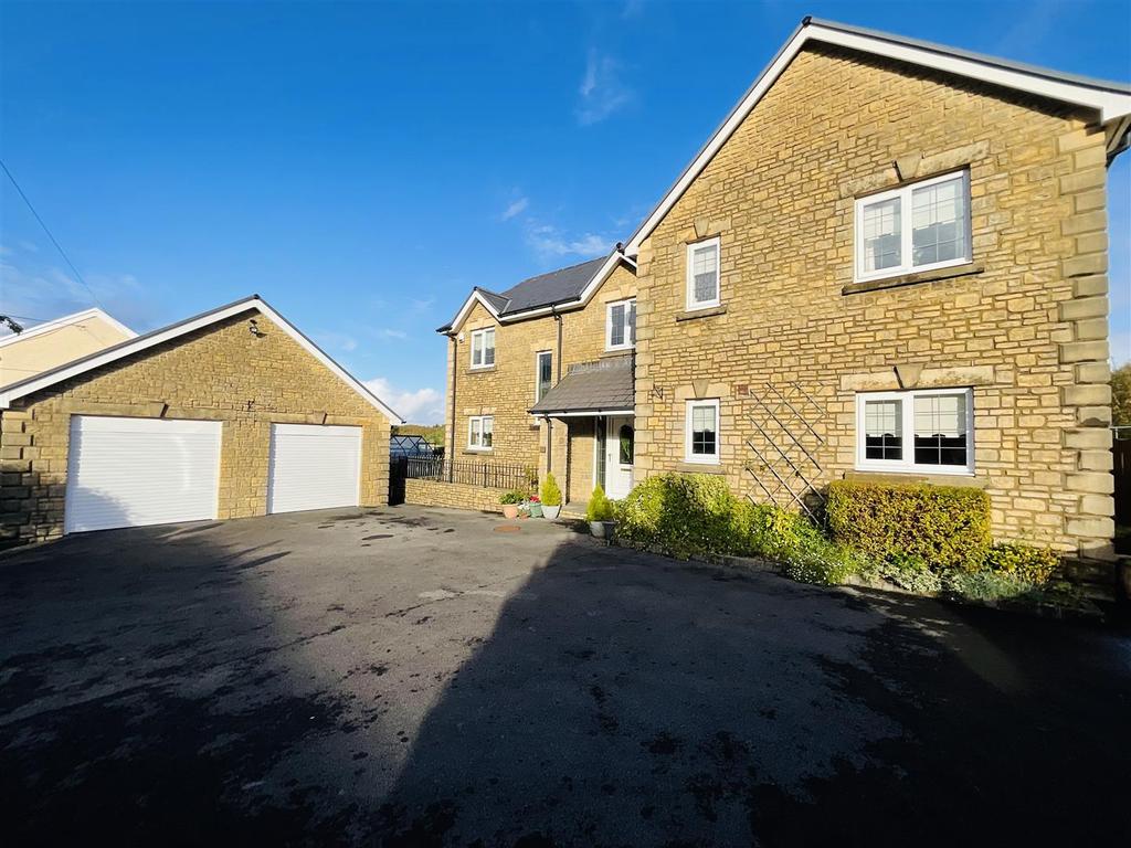 Culla Road, Trimsaran, Kidwelly 4 bed detached house £460,000