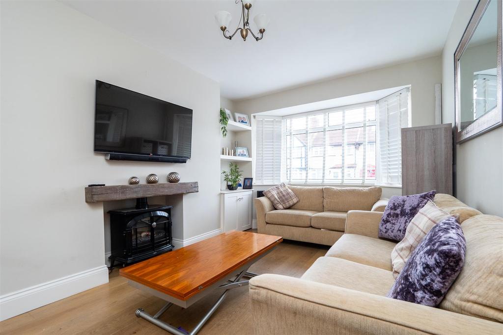 Bramblewood Close, Carshalton 3 bed end of terrace house for sale £475,000