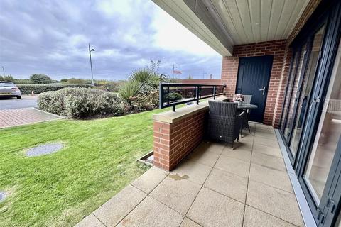 2 bedroom retirement property for sale - Orchid Court, South Promenade, Lytham St Annes