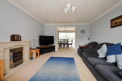 19 Bicester Close, Whitchurch, RG28 7HE