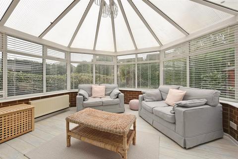 19 Bicester Close, Whitchurch, RG28 7HE