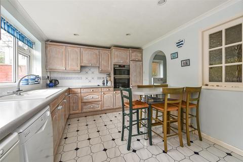 19 Bicester Close, Whitchurch, RG28 7HE